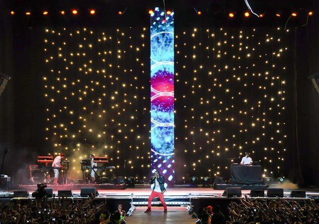 Kanye West Lollapalooza Chile concert projection design by projection designer Daniel Brodie